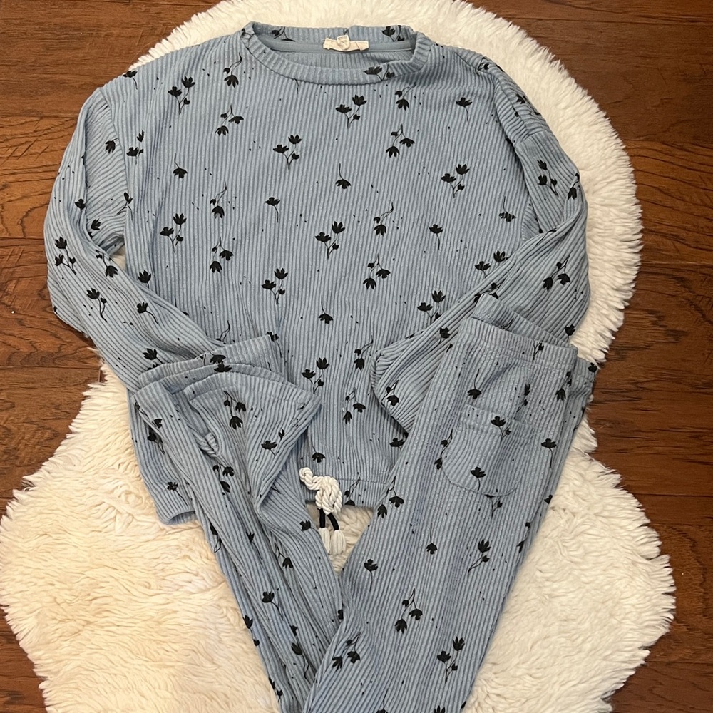 Jessica Simpson Blue and Black set